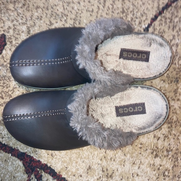 Brown Leather Crocs Clogs Faux Fur Lined Size 7 - Picture 4 of 8